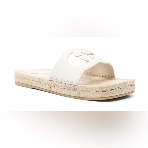 SOLD - GUCCI NWT NIB women’s 40 interlocking G cut out slide sandals white flat - Picture 3 of 6